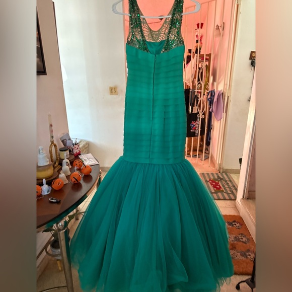 Sherri Hill Turquoise Beaded Siren Gown. Size 2. - Picture 11 of 16